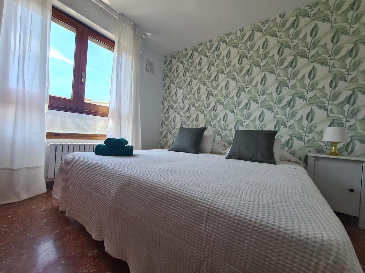 Dos Torres Tauriel - Espacioso Apartamento Con Impresionantes Vistas Y Garaje Privado Сарагоса Екстериор снимка